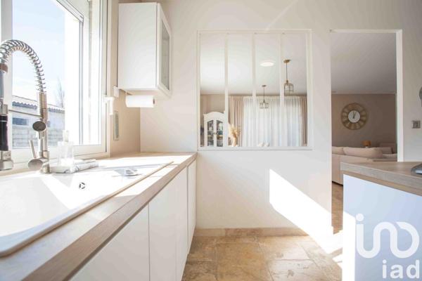 Maison 4 pièces de 128 m² à Rochefort-du-Gard (30650)