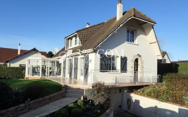 Maison 5 pièce(s) 4 chambre(s) 141 m²