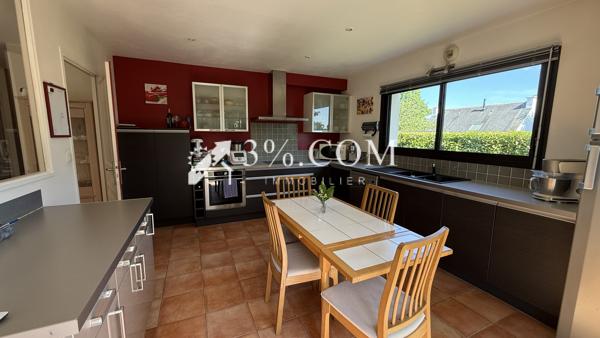 Maison
                                                                                                                                                                                                                                                                                                                        6 pièce(s)                                                                                                                                                                                                          5 chambre(s)                                                                                                                                                                                                          144  m²