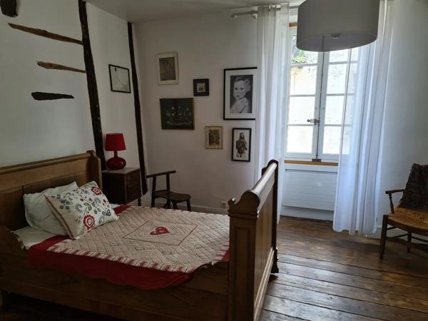 MAISON de Ville