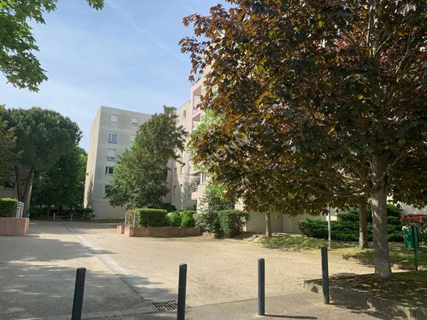 Toulouse 31500 Quartier Côte pavé Appartement T3 de 76.15 m²  avec balcon et place de parking sous sol
