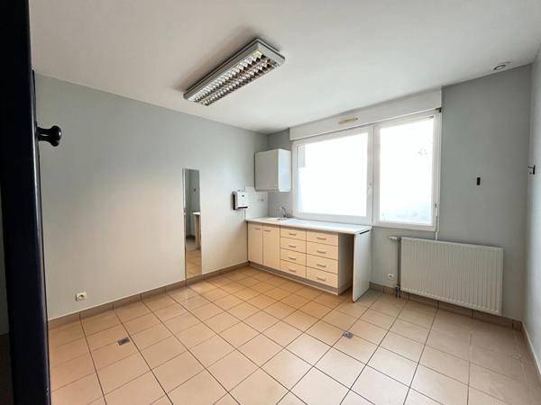 VINEUIL - PROCHE COMMERCES