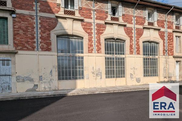 Local  Bourg Saint Andeol 2 pièce(s) 140m2