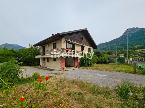 Maison
         4 pièces
        - 149 m² Exclusivité 379 000 € *