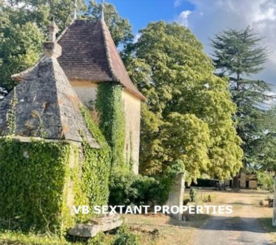 Entre-Deux-Mers, près de Sauveterre de Guyenne, Charme et Authenticité pour cet ancien corps de ferme en cour carrée  avec dépendances