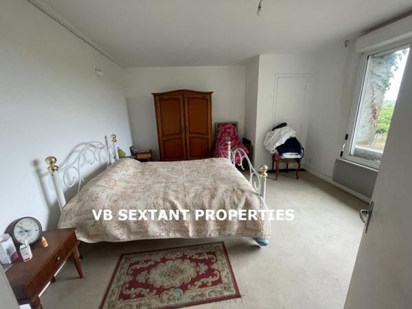 Entre-Deux-Mers, près de Sauveterre de Guyenne, Charme et Authenticité pour cet ancien corps de ferme en cour carrée  avec dépendances