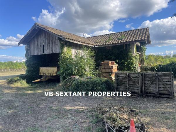 Entre-Deux-Mers, près de Sauveterre de Guyenne, Charme et Authenticité pour cet ancien corps de ferme en cour carrée  avec dépendances