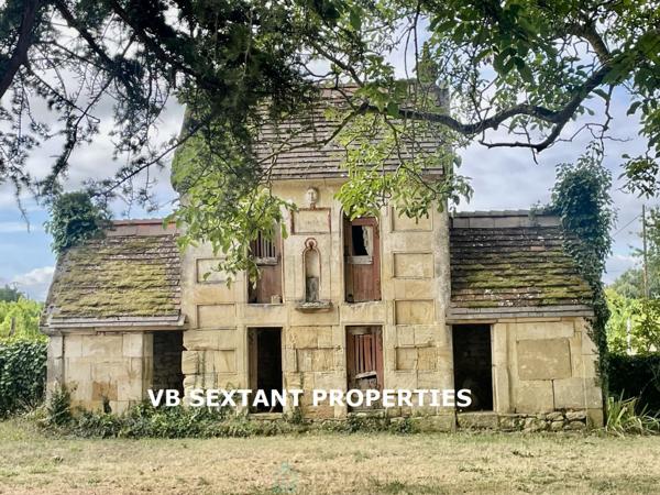 Entre-Deux-Mers, près de Sauveterre de Guyenne, Charme et Authenticité pour cet ancien corps de ferme en cour carrée  avec dépendances