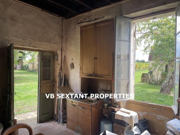 Entre-Deux-Mers, près de Sauveterre de Guyenne, Charme et Authenticité pour cet ancien corps de ferme en cour carrée  avec dépendances