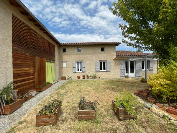 Investissement locatif - ensemble de deux maisons avec jardins