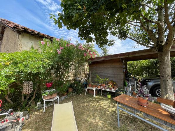 Investissement locatif - ensemble de deux maisons avec jardins