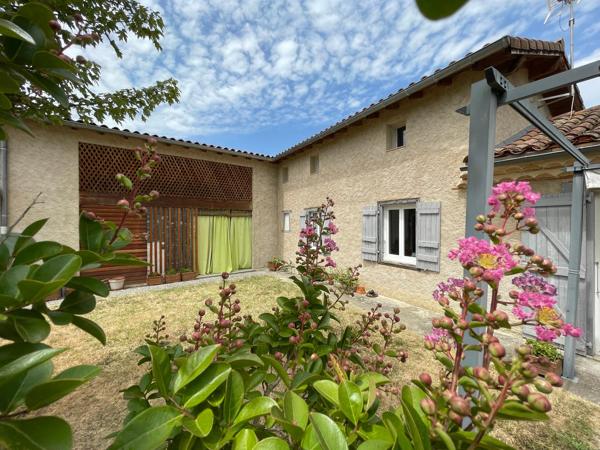 Investissement locatif - ensemble de deux maisons avec jardins