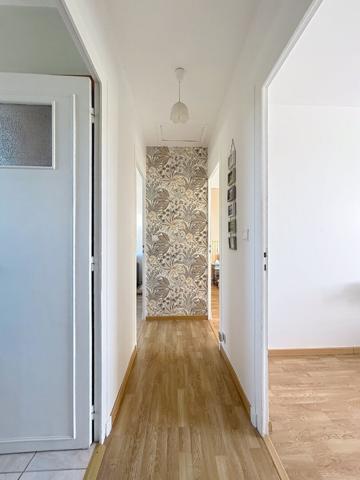 Ravissante maison proche bourg 3 chambres et un bureau, garage et dépendances