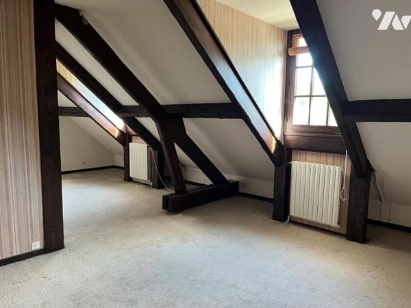 vente maison à rénover de type VI sur deux niveaux habitables avec sous-sol complet 