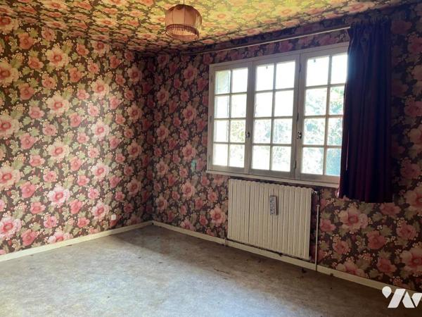vente maison à rénover de type VI sur deux niveaux habitables avec sous-sol complet 