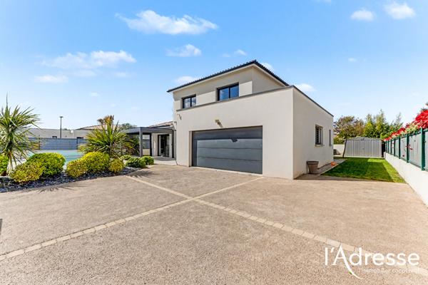 Exclusivité l'Adresse - Plaisance Du Touch - Maison contemporaine T5 de 168m² avec piscine face au Zoo & Golf de Plaisance-du-Touch (2017)