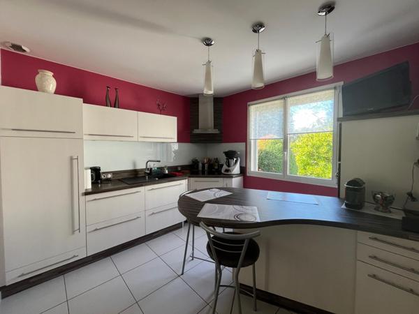 Plain-pied de 164m² avec grand terrain et piscine