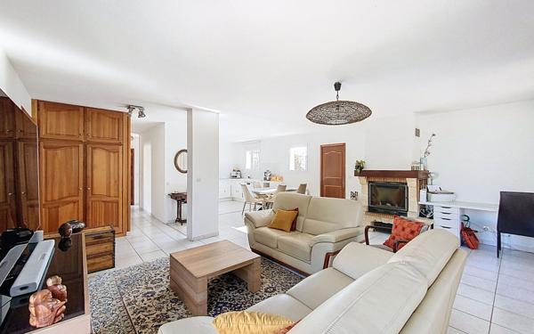 Maison à vendre    4 pièces •  Clarensac