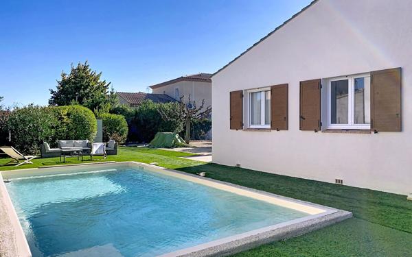 Maison à vendre    4 pièces •  Clarensac