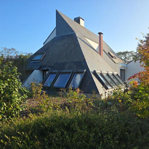 Maison d'architecte signée Maurice Thomas - VUE LOIRE - aux portes d'ANCENIS.