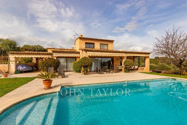 Antibes | Villa de charme au calme absolu avec jardin méditerranéen et beau potentiel