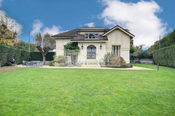 Maison ancienne Le Vésinet Rond Point Royal 216 m²