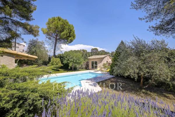 Belle villa familiale entre Mougins et Valbonne