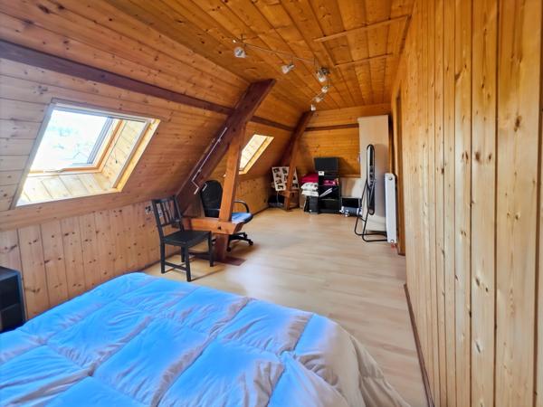 Maison à vendre 7 pièces sur les hauteurs de Lons-le-Saunier (39)