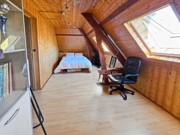 Maison à vendre 7 pièces sur les hauteurs de Lons-le-Saunier (39)