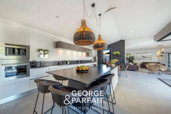 Maison récente proche océan Sainte Marie de Ré 8 pièces 210m²