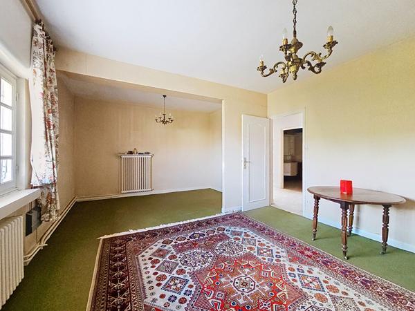 Maison familiale _ grands espaces _ 5 chambres _ jardin _ 2 garages _ atelier _ sous-sol _ combles aménageables