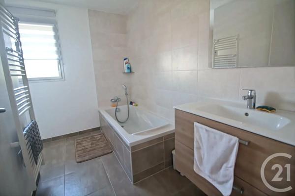 Maison à vendre  6 pièces - 136,47 m 2   VANNES  - 56