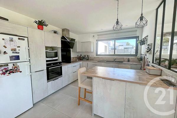 Maison à vendre  6 pièces - 136,47 m 2   VANNES  - 56
