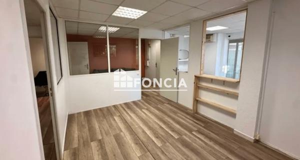 À vendre Local commercial 49 m² - Carqueiranne 83320