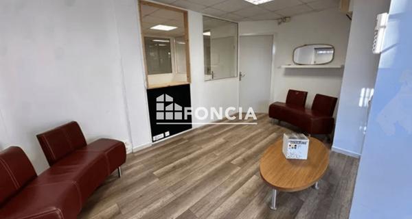 À vendre Local commercial 49 m² - Carqueiranne 83320