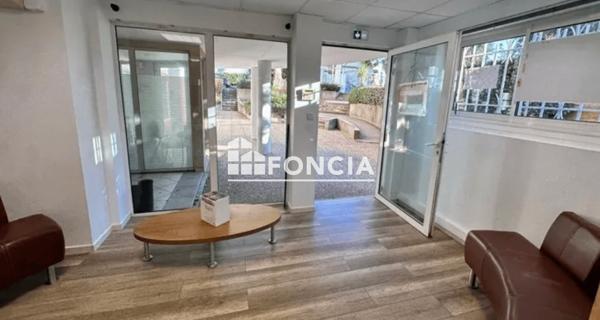 À vendre Local commercial 49 m² - Carqueiranne 83320