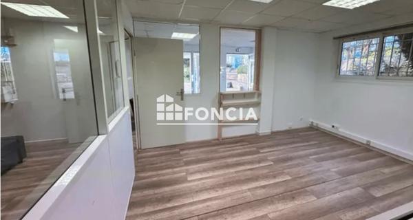 À vendre Local commercial 49 m² - Carqueiranne 83320