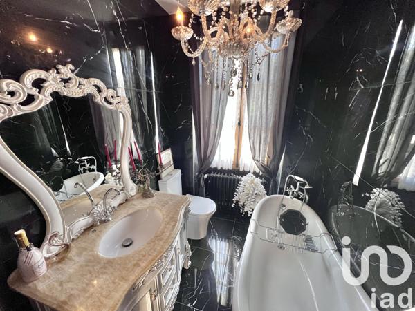 Maison à vendre 8 pièces 230 m² Charroux