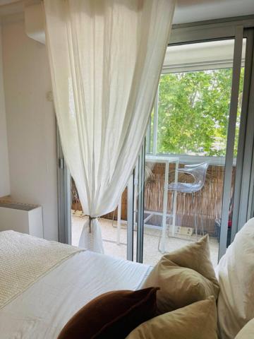 Mauguio (34130) Carnon, T2 36,67m2 avec loggia et place de parking 149 900€