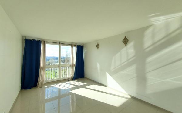 Appartement à vendre    2 pièces • 43,83 m2 Neuilly-Plaisance