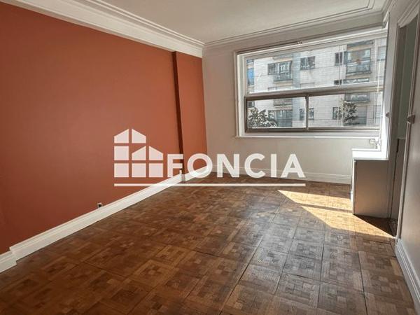 Location Appartement 3 pièces 69.1 m² - 102 RUE DU MOLINEL Lille 59000