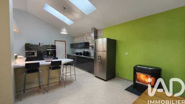 Maison à vendre 7 pièces 261 m² Le Monastier-sur-Gazeille