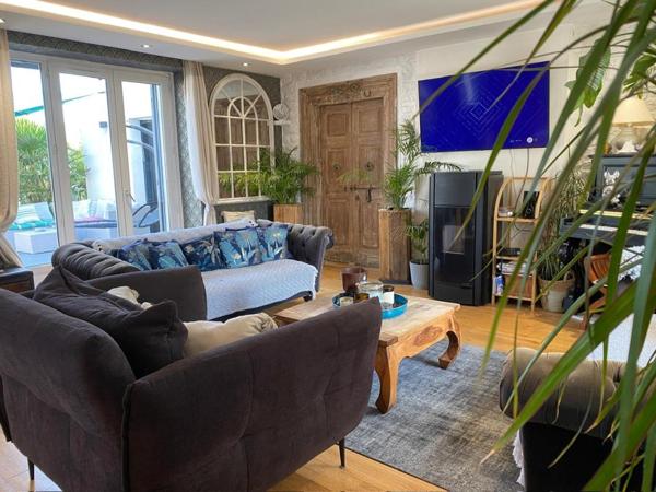 MAISON CLIMATISEE AVEC STUDIO INDEPENDANT LIMITE VANNES