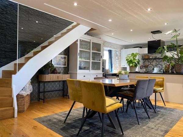 MAISON CLIMATISEE AVEC STUDIO INDEPENDANT LIMITE VANNES