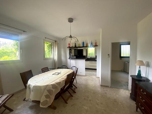 GUERANDE DANS UN VILLAGE PROCHE LA BAULE MAISON DE PLAIN PIED  DE 150 m2  SUR UNE PARCELLE DE 1100m2