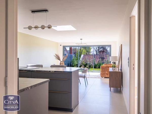 Maison à vendre 6 pièces 141m² Le Mans (72100)