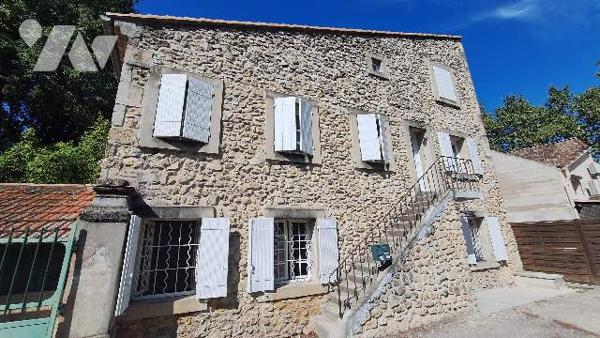Immeuble avec 2 logements, centre d'Eyguières