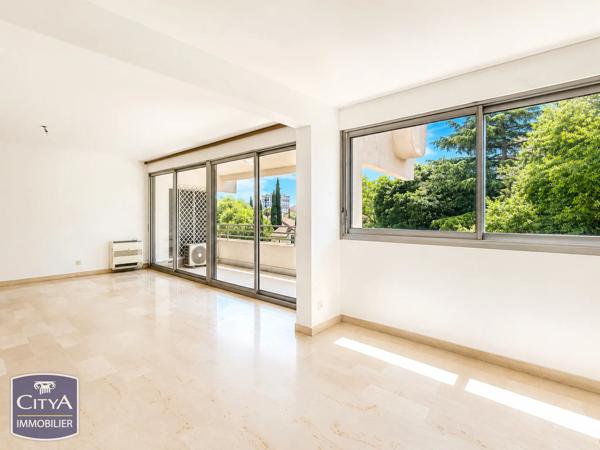 Appartement à vendre 3 pièces 98m² Nîmes (30000)