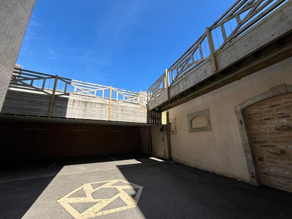 Concarneau appartement de 111 m² en hyper centre avec ascenseur terrasse et parking privé