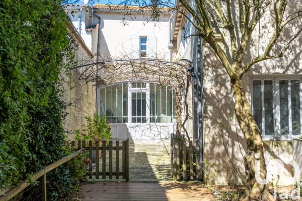 Maison 10 pièces de 422 m² à La Flotte (17630)